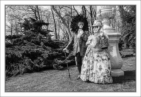 Costumés Vénitiens  noir et blanc