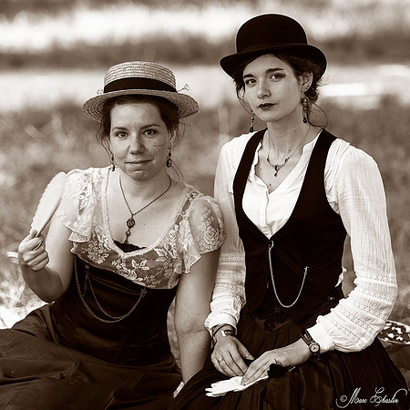 Pèle-Mêle (Sépia)