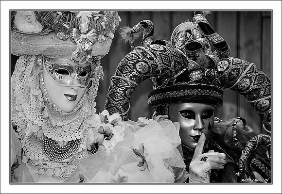 Costumés Vénitiens 2 noir et blanc