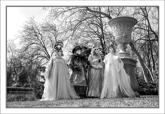Costumés Vénitiens  noir et blanc