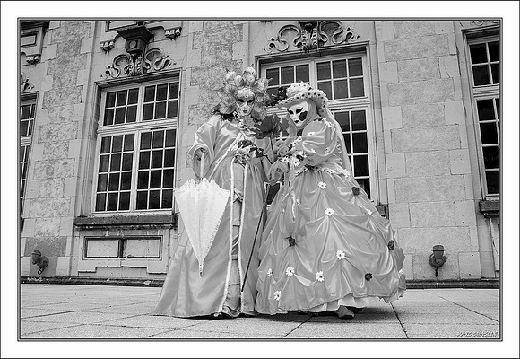 Costumés Vénitiens 2 noir et blanc